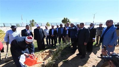 وزير الإسكان ومحافظ الوادي الجديد يتفقدان حديقة 30 يونيو الترفيهية بالخارجة (صور)