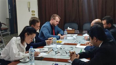 مركز الحوار يستضيف وفدا من جامعة موسكو الحكومية (صور)