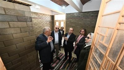 وزير الإسكان ومحافظ الوادي الجديد يتفقدان مُجَمَّع المصالح الحكومية المُمَيْكَن بالخارجة (صور)