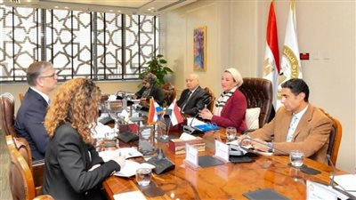 وزيرة البيئة تبحث مع السفير الهولندي بالقاهرة سبل التعاون الثنائي في الاستثمار البيئي والمناخي (صور)
