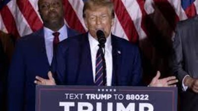 ترامب يستعرض قوته بعد الفوز بالانتخابات التمهيدية في أقوى 3 ولايات