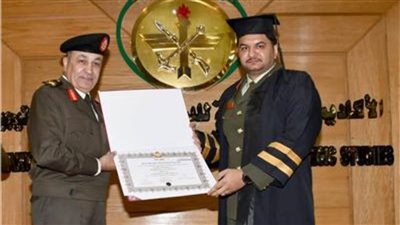 الأكاديمية العسكرية تحتفل بتخرج اللواء ركن صدام خليفة حفتر