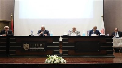 وزير التعليم العالي يرأس اجتماع مجلس الجامعات الخاصة بجامعة المستقبل (صور)