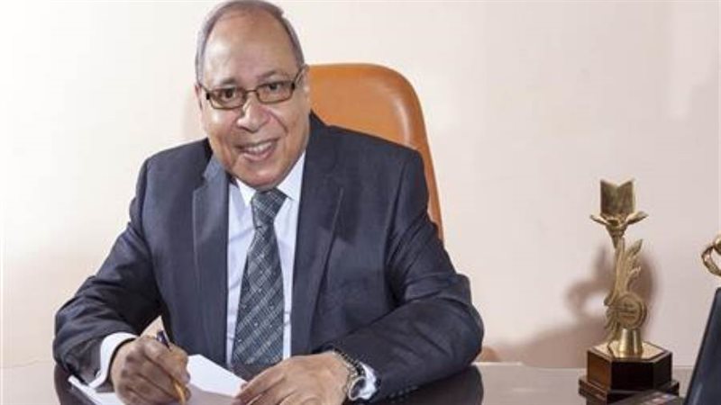 الكاتب الصحفى سمير
