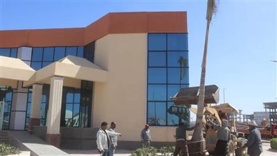 رئيس جهاز العاشر من رمضان يتابع أعمال تطوير الطرق والبنية الأساسية والخدمات بالمدينة