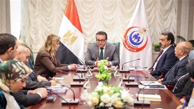 وزير الصحة يوقع اتفاقية تعاون بين الوزارة والأكاديمية الوطنية لتدريب وتأهيل الشباب في عدة مجالات (صور)