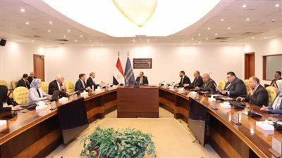 توقيع اتفاقية تجارية بين 