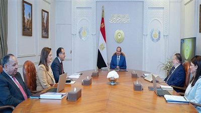 الرئيس السيسي يطلع على المؤشرات الكلية للاقتصاد في ضوء الإجراءات الاستثمارية والتمويلية الأخيرة