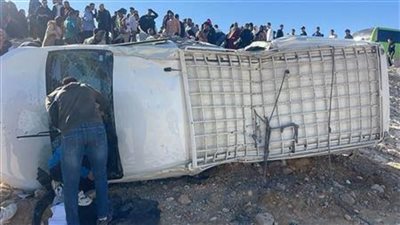 مصرع طالبتين وإصابة 11 في انقلاب ميكروباص بطريق الجلالة