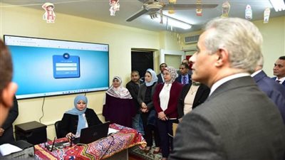 وزير العمل ومحافظ الجيزة يطلقان البث التجريبي للمنصة الإلكترونية للعمالة غير المنتظمة (صور)