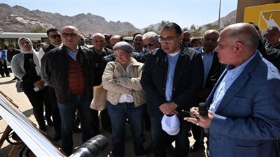 رئيس الوزراء يتفقد المنطقة السكنية بالزيتونة في سانت كاترين (صور)