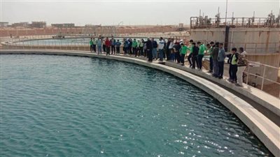 جهاز العاشر من رمضان يستقبل مجموعة من طلاب مدرسة خاصة لتفقد محطات مياه الشرب