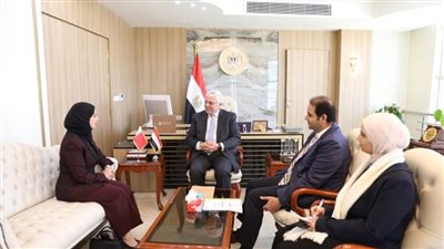وزير التعليم العالي يبحث مع سفيرة البحرين سبل التعاون المشترك (صور)