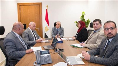 وزير الري يواصل اجتماعاته لمتابعة الاستعداد لفترة أقصى الاحتياجات 