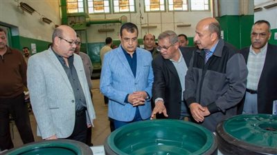 وزير الدولة للإنتاج الحربي يفاجيء عمال وقيادات 