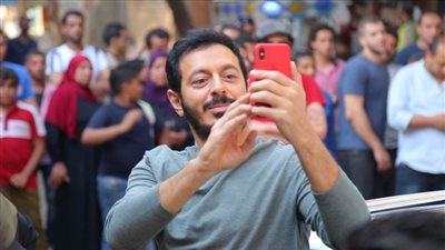 مصطفى شعبان: أستقبل المصائب بهدوء .. والسوشيال ميديا تزييف للواقع