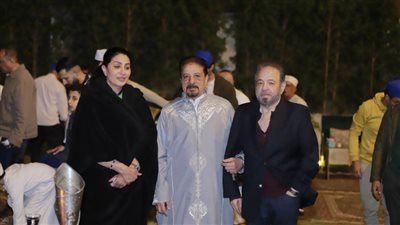 صور| وفاء عامر تودع رمضان بحفلاً دينيًا مع الطريقة الجازولية بمنزلها 