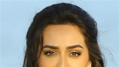 بإطلالة جذابة.. هبة مجدي تهنئ جمهورها بعيد الفطر