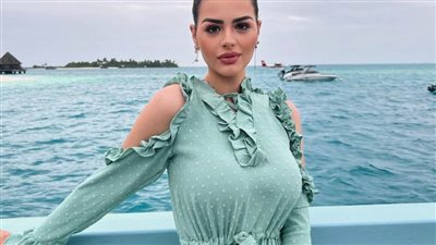 بصورة على البحر.. هنادي مهنا تهنئ جمهورها بعيد الفطر