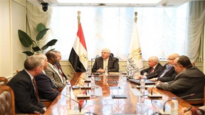 وزير التعليم العالي يبحث تعزيز التعاون مع جامعة وسط لانكشاير البريطانية (صور)