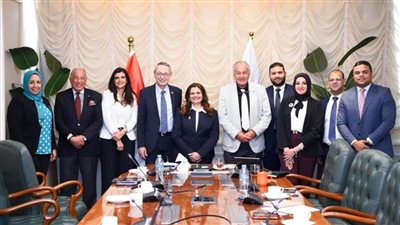 وزيرة الهجرة تستقبل رئيس وأعضاء جمعية رجال أعمال الإسكندرية لبحث التعاون في ملف التدريب من أجل التوظيف
