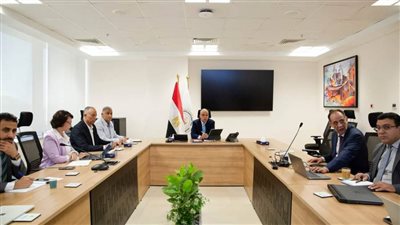وزير الري يتابع موقف الدراسة البحثية بشأن تبطين الترع باستخدام مواد صديقة للبيئة