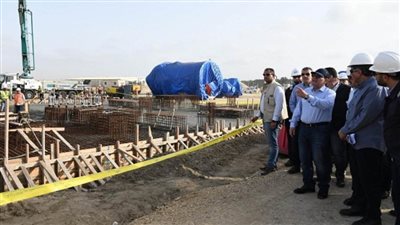 وزير البترول يتفقد الأعمال الإنشائية لمصنع السويس لمشتقات الميثانول (صور)