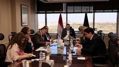 وزير السياحة والآثار يعقد اجتماعا لاستعراض مستجدات الخطة التنفيذية لتحسين التجربة السياحية في مصر