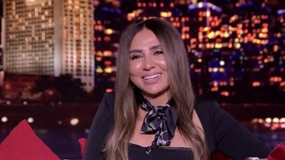 عمرو أديب مشيداً بالمنتجة مها سليم بسبب نعمة الأفوكاتو: بطلة الموسم ومحمد سامي: منتجة فنانة 