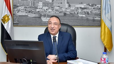 محافظ الإسكندرية يشهد فعالية تنظيف شاطئ سيد درويش