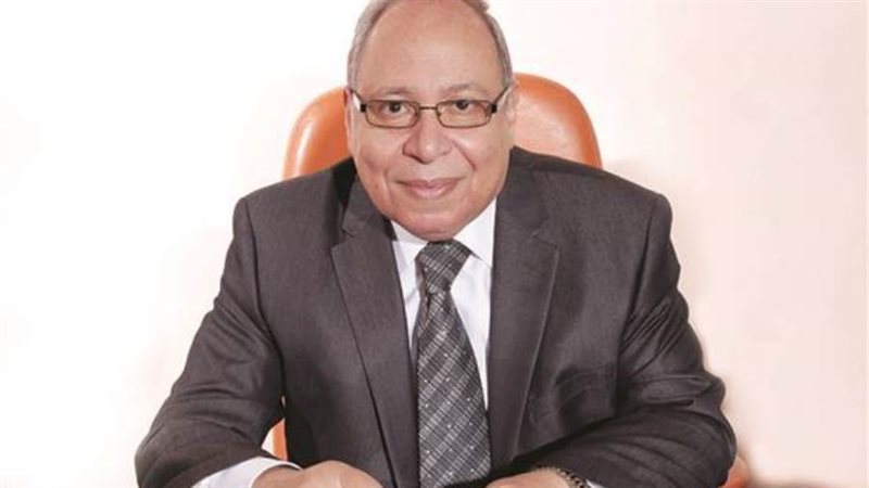 الكاتب الصحفى سمير