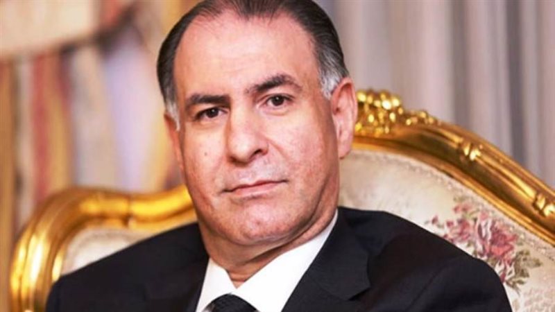 الكاتب والإعلامى