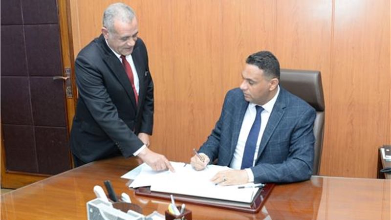 الدكتور أيمن مختار