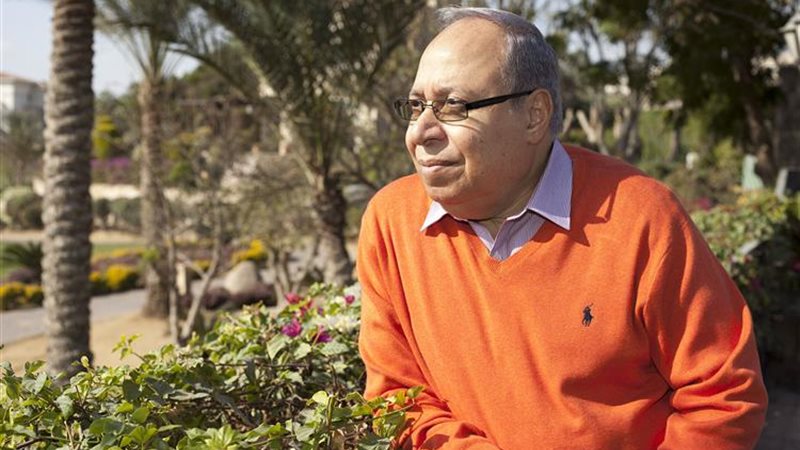 الكاتب الصحفى سمير
