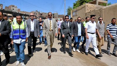 محافظ سوهاج يتفقد المنطقة الأثرية بأخميم بعد نقل سوق الأربعاء