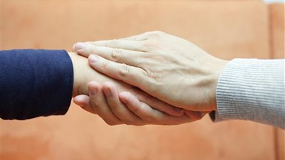 لماذا تمتلك المرأة حاسة لمس أقوى من الرجل؟