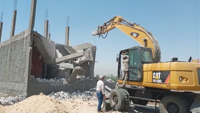 محافظ أسيوط: إزالة 57 حالة تعد على أراض زراعية في القوصية وابو تيج