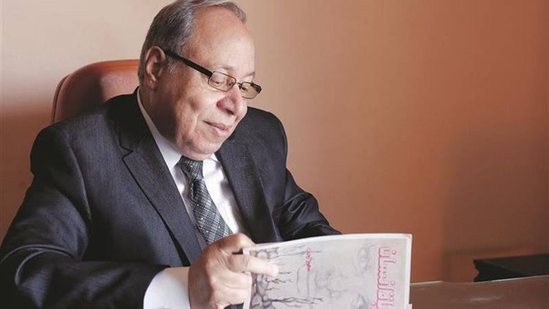 الكاتب الصحفى سمير