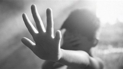 قضية هزّت فرنسا: خدّر زوجته ودعا 80 رجلاً لاغتصابها