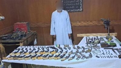 القبض على حداد لإدارة مسكنه بسوهاج لتصنيع الأسلحة النارية والاتجار بها