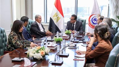 وزير الصحة والسكان يلتقي ممثلي شركتين لبحث تعزيز استخدام التكنولوجيا بالقطاع الصحي