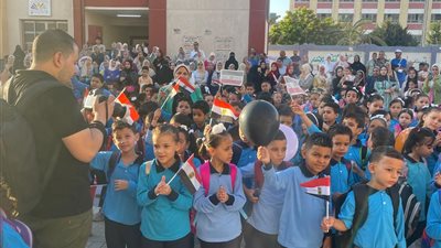 مدارس البحيرة تستقبل طلابها في اول يوم دراسة