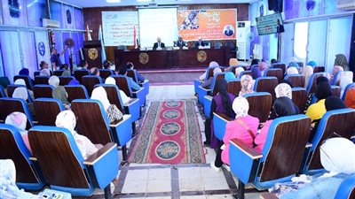 ندوة توعوية عن الكشف المبكر لأورام وسرطان الثدي في كلية الطب بسوهاج