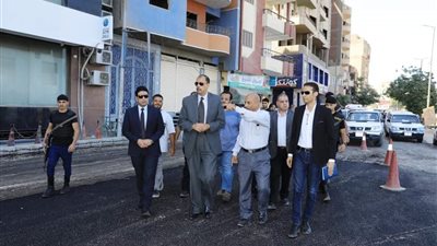 محافظ سوهاج يتفقد أعمال الرصف بمشروع توسعة وتطوير الكورنيش الغربي أمام المدينة الطبية