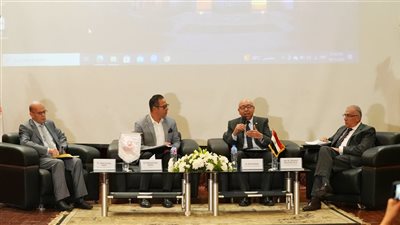 كلية الاقتصاد والعلوم السياسية بجامعة المستقبل تنظم ندوة 