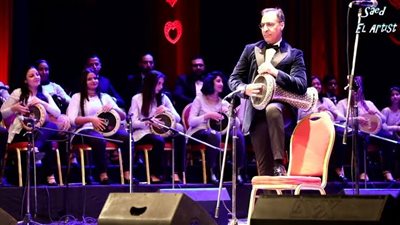 «سعيد الارتيست» يُبهر جمهور الإسكندرية بمقطوعات ومواويل فنية صعيدية بـ«سيد درويش»