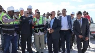 نائب وزير النقل يتفقد المشروعات الاستثمارية بميناء الإسكندرية