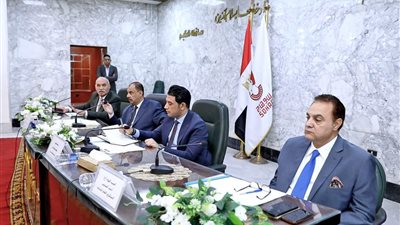 محافظ سوهاج يترأس اجتماع المجلس التنفيذى للمحافظة