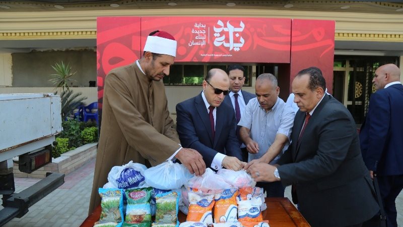 توزيع ألف شنطة سلع
