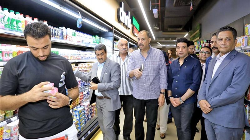 محافظ سوهاج يقود